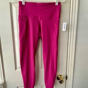 NWT Med Petite Hot Pink Old Navy Powersoft 7/8 leggings